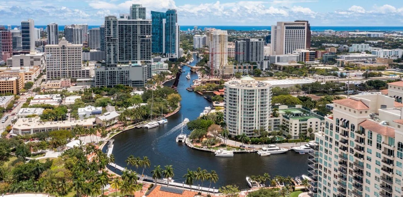 9 Airlines Fort Lauderdale Office in Florida