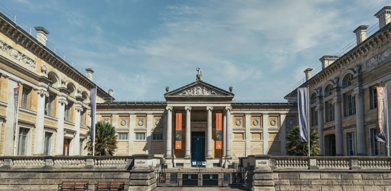 9 Airlines Oxford Office in England